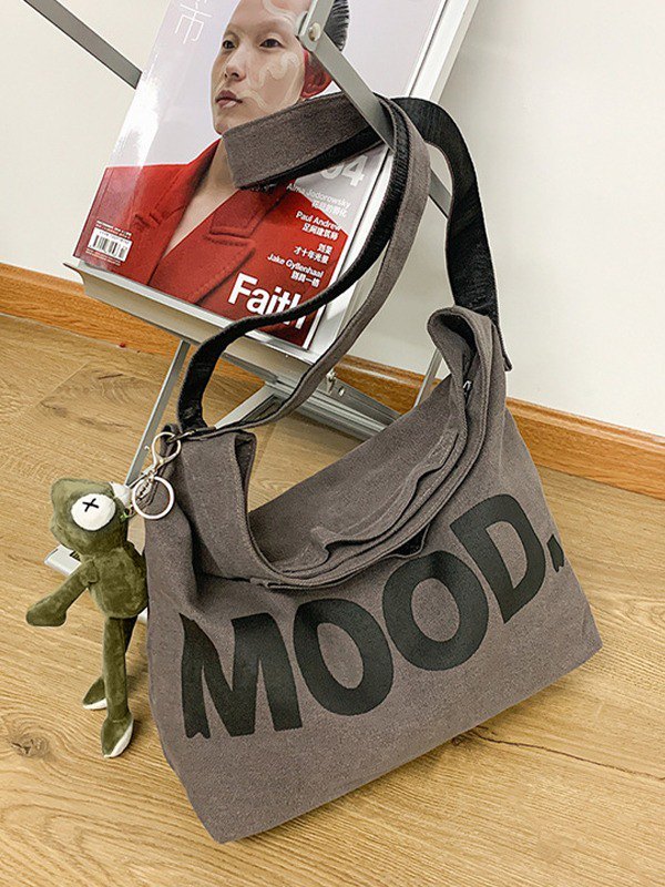 Pendant Detail Vintage Shoulder Bag-3