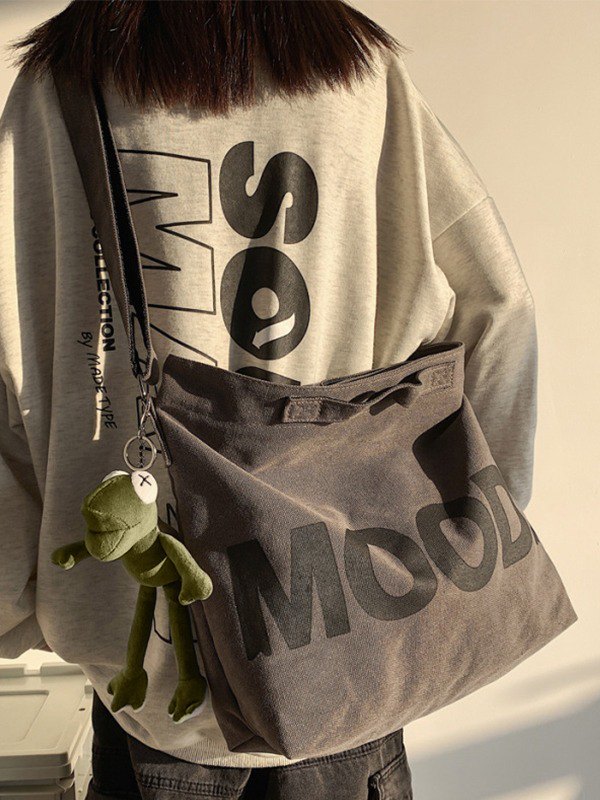 Pendant Detail Vintage Shoulder Bag-1