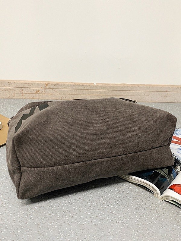 Pendant Detail Vintage Shoulder Bag-4